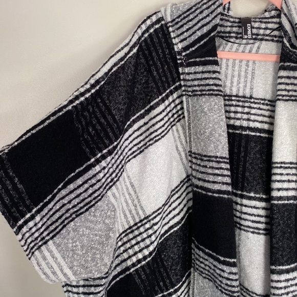 Express Plaid Hooded Poncho - Picture 8 of 14